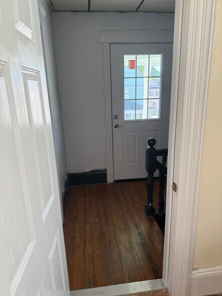 Door to patio - 55 Victoria St