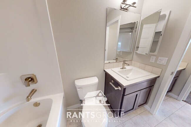 Building Photo - Beautiful Newer Construction!  Easy I5 access & JBLM Commute!