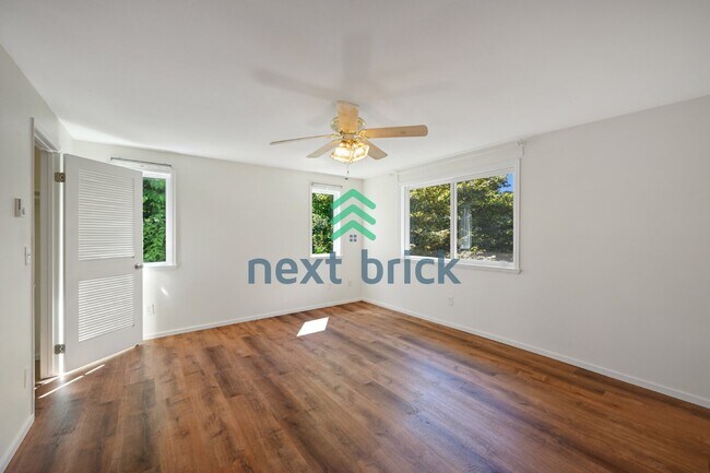 Building Photo - "Spacious 4-Bedroom Haven with 2.5 Baths in Everett – 2,424 Sq Ft of Comfort!"