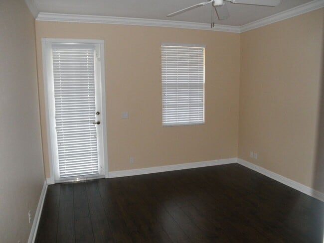 Building Photo - 810 NW 82nd Pl