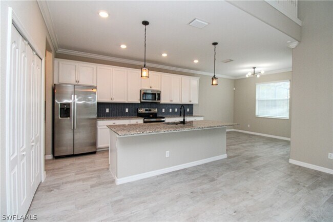 Building Photo - 2380 Fallglo St