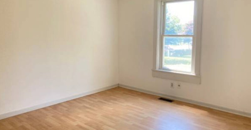 Building Photo - 201 E Caldwell Ave