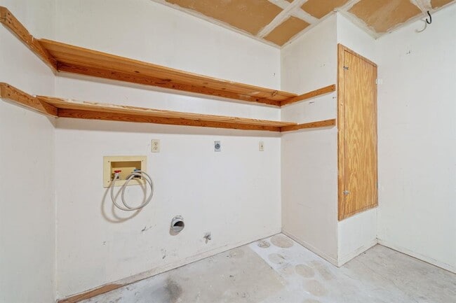 Building Photo - 11604 Norwegian Wood Dr