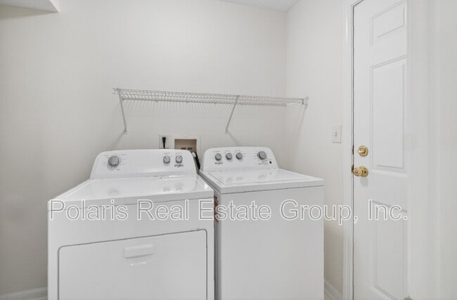 Building Photo - 439 Venus Dr