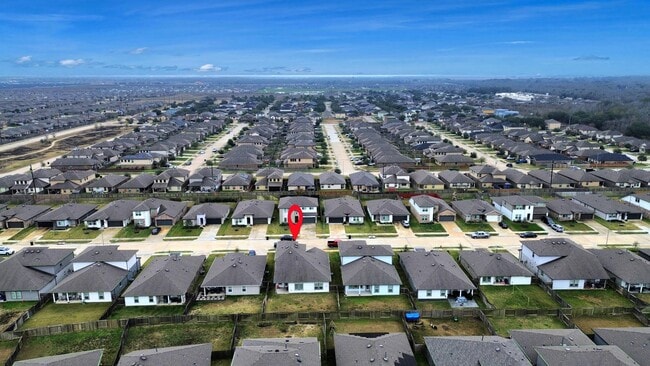 Building Photo - 311 John House Ln