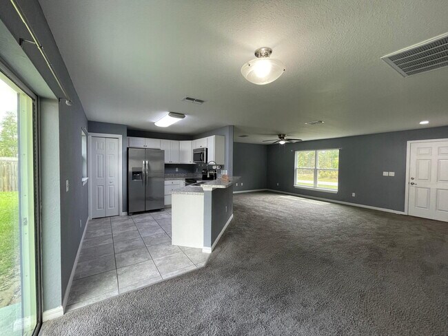 Building Photo - **Beautiful 3 Bd 2 Bath!! AVAILABLE AFTER JUNE 15TH**