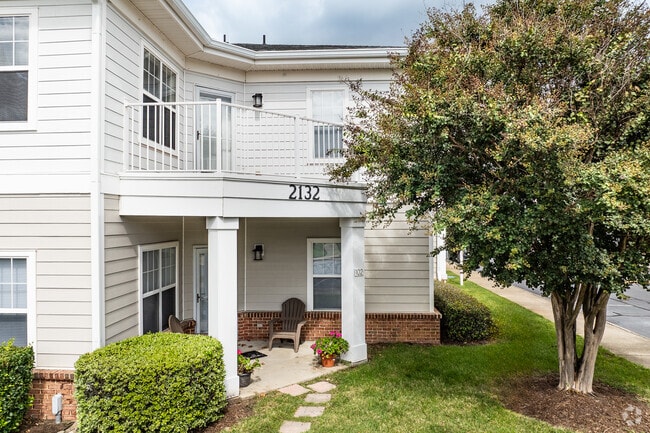 Building Photo - The Crossings at Red Mill