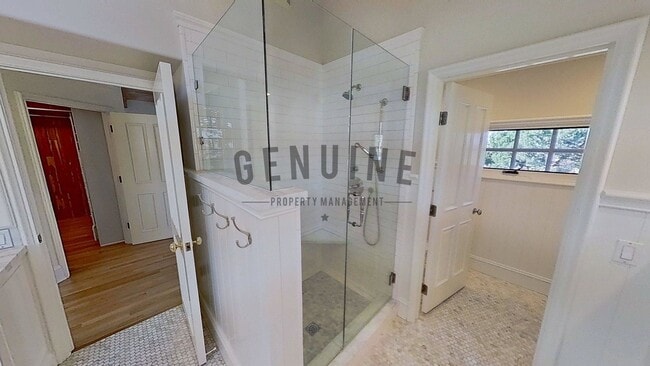 Building Photo - Beautiful Two-Level 5Bd 3.5Ba Home in Newport Beach