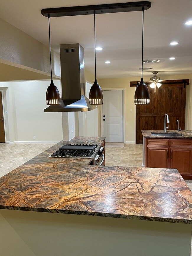 Building Photo - Rare Rental- Fully Renovated Classic in Ca...