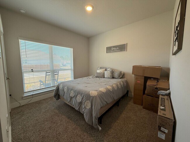 Building Photo - Pensacola - Kaheeley Ridge - 4 bedroom, 3 bathroom