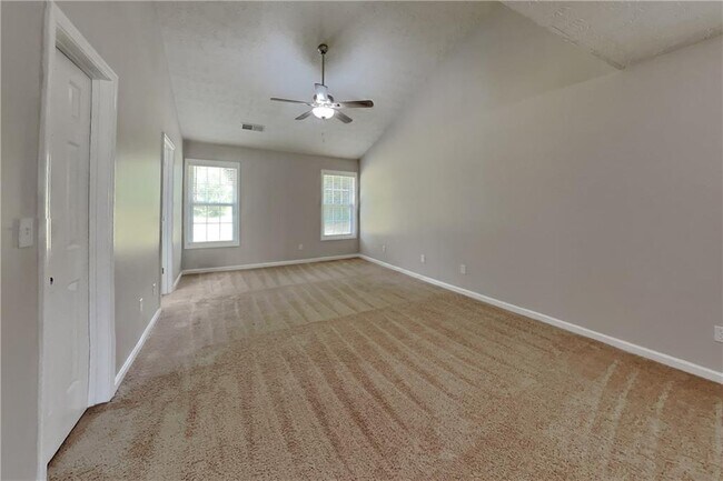 Building Photo - 1096 Sham Pointe Dr