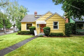 Building Photo - Vintage 7 Bedroom Craftsman Directly Acros...