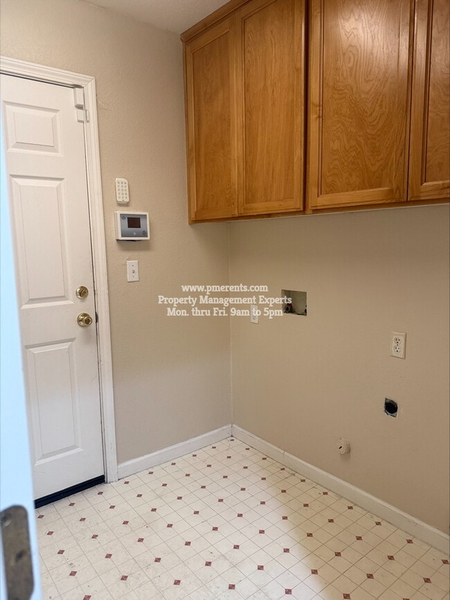 Building Photo - 10613 Hidden Grove Cir