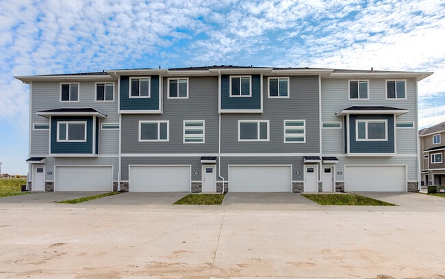 Building Photo - 1017 NW Lexi Ln