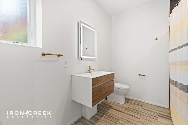 Building Photo - 54 Branning St
