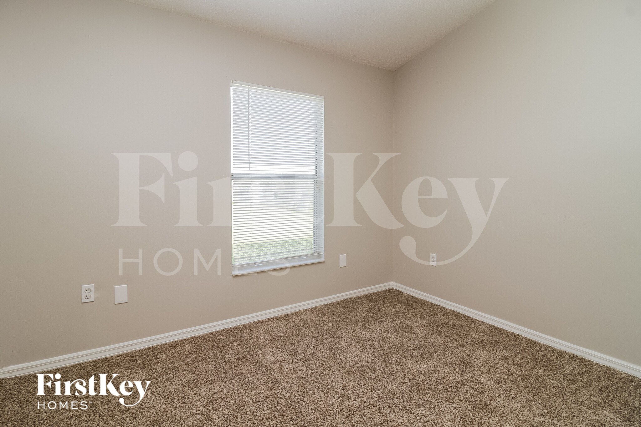 Building Photo - 6528 Viewpoint Ct