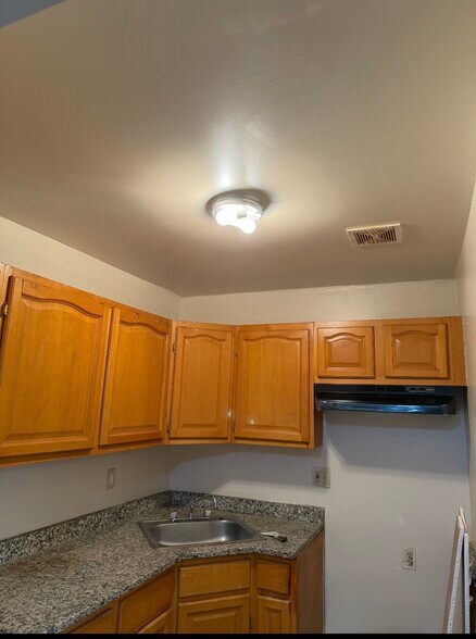 Building Photo - 2292 Nameoke Ave