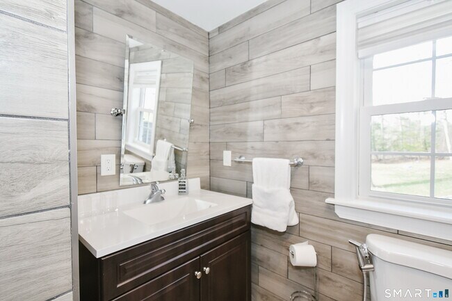 Building Photo - 50 1/2 Mountain Spring Rd