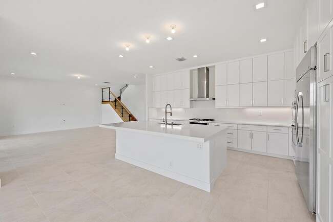 Building Photo - 20471 Southernwood Ave