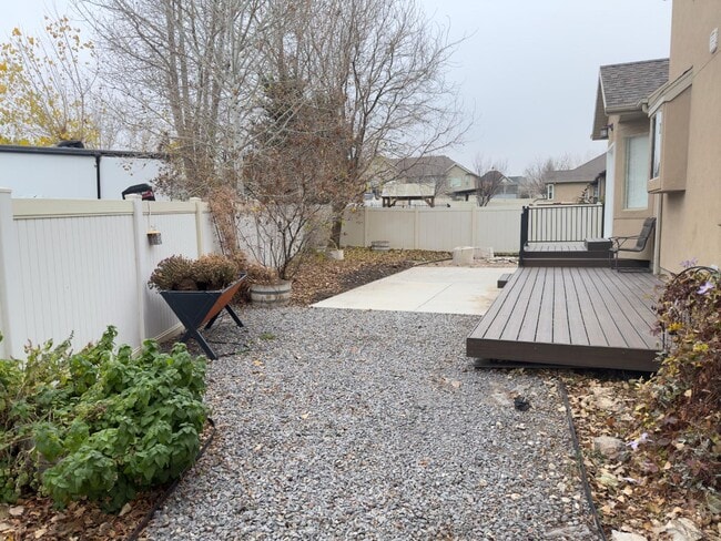 Building Photo - 317 W Farmside Dr