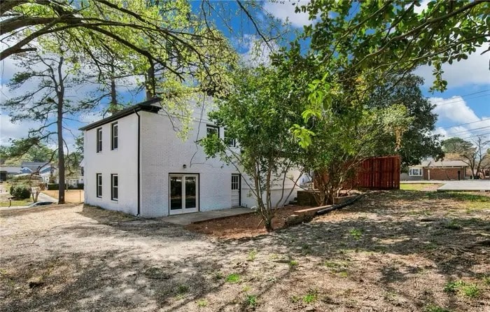 Building Photo - 2710 Fordham Dr