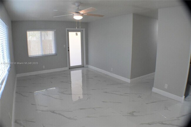 Building Photo - 622 NE 6th St