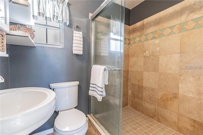 Building Photo - 5418 Riverhills Dr