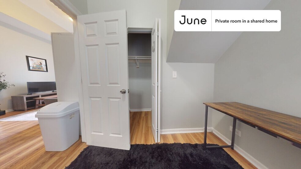 Building Photo - Room in Shared 4 bed/2 bath home