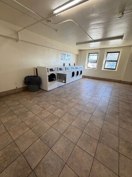 Building Photo - 150 S Harrison St