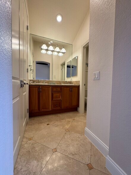 Primary ensuite with dual vanity - 1400 Pacific Coast Hwy