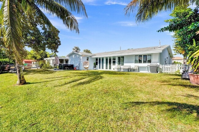 Building Photo - 10850 NW 29th Manor