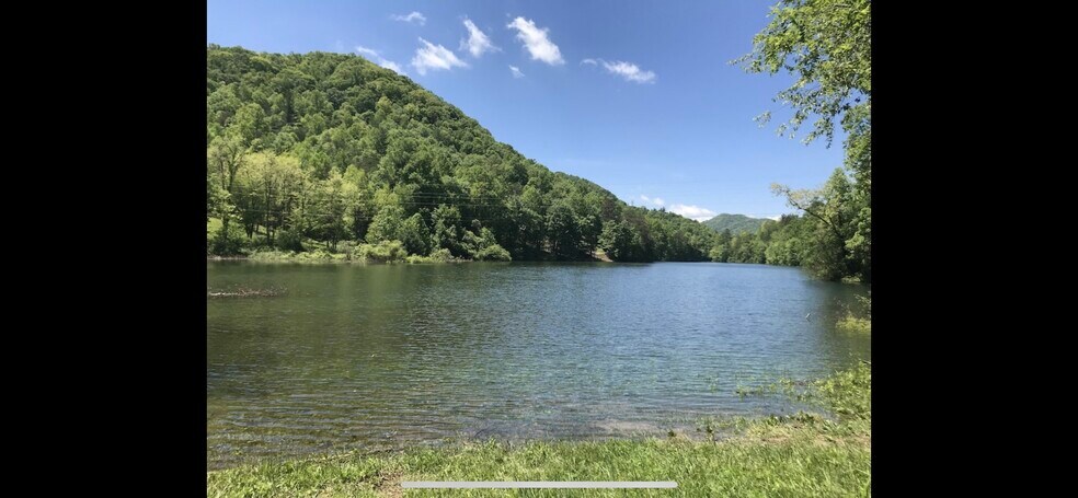 Queens Creek Lake - 3616 Camp Branch Rd