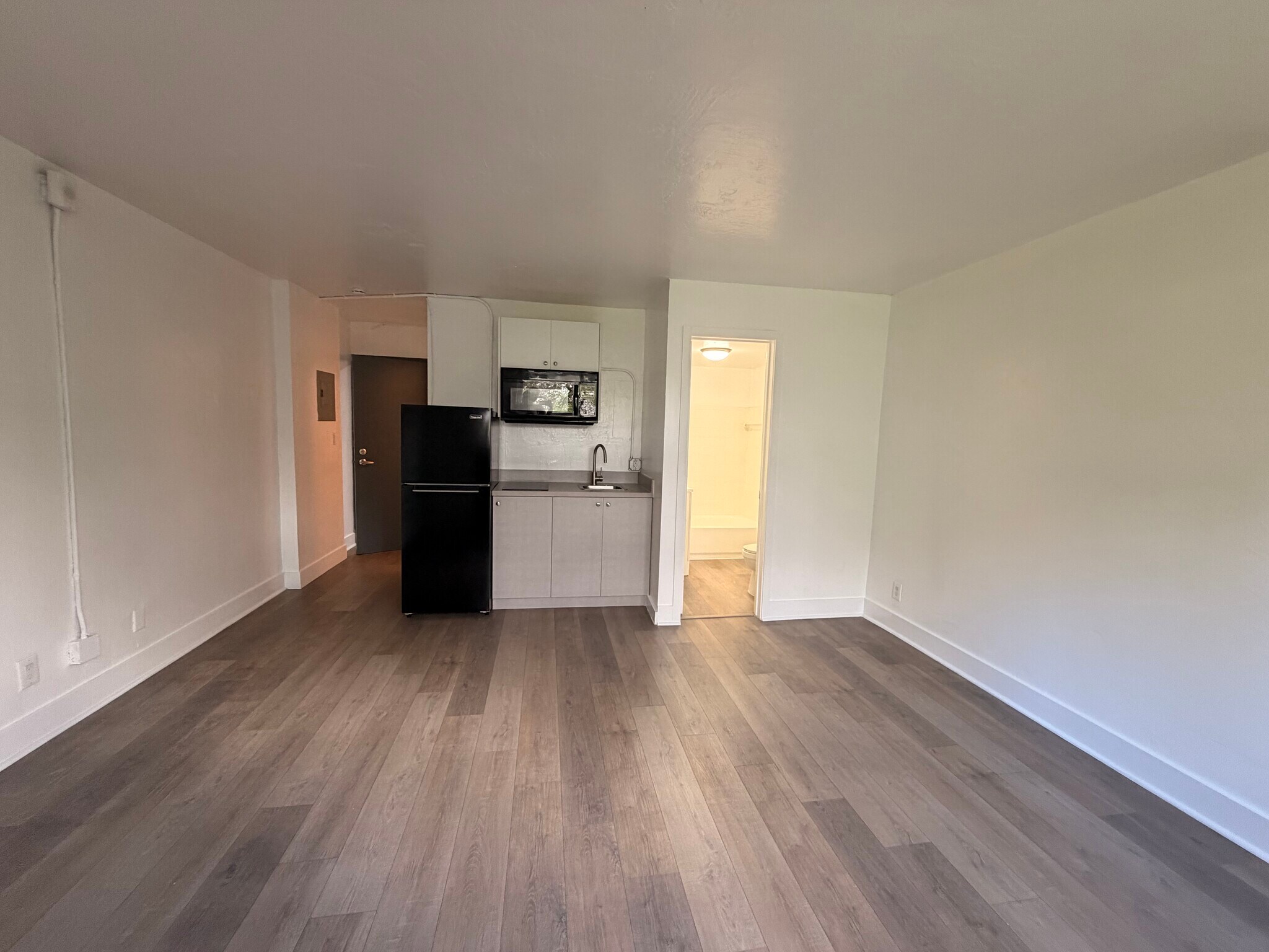 Building Photo - 132 SW 9th St