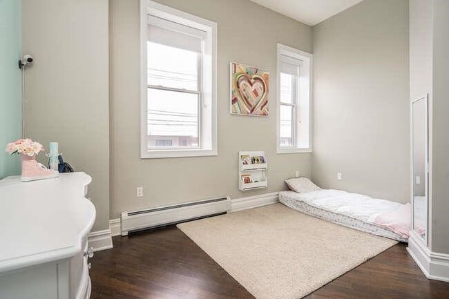 Building Photo - 564 Gregory Ave