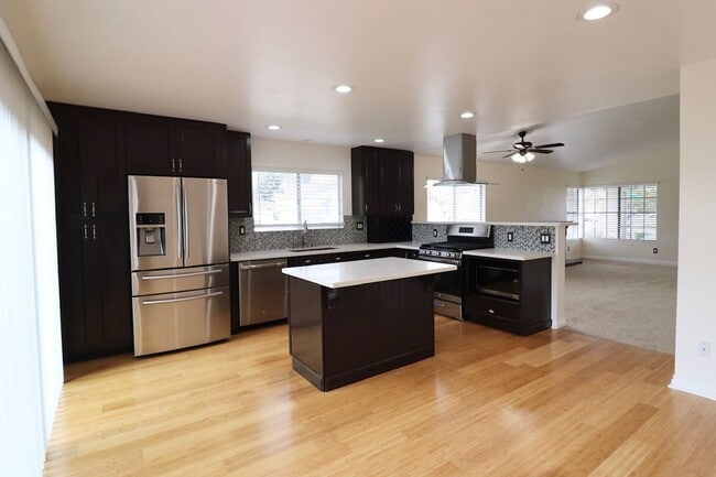 Building Photo - Welcome to this updated single-story 3-bedroom, 2-bath home located in the desirable Fairfield Mi...