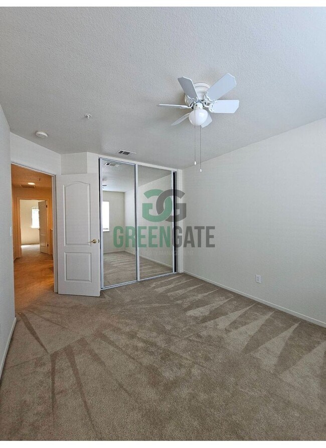 Building Photo - Charming 3 Bedroom 2 Bath Condo in TRACY! ...