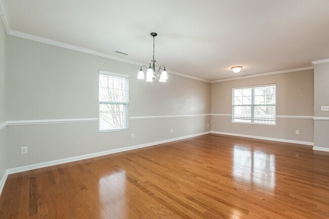 Building Photo - 167 Woodcreek Ln