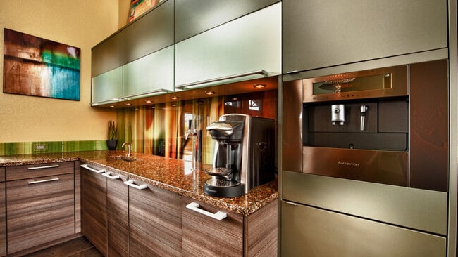 Building Photo - 550 Viridian Dr