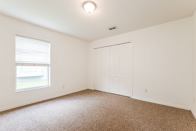 Building Photo - 2728 Regency Oak Ln