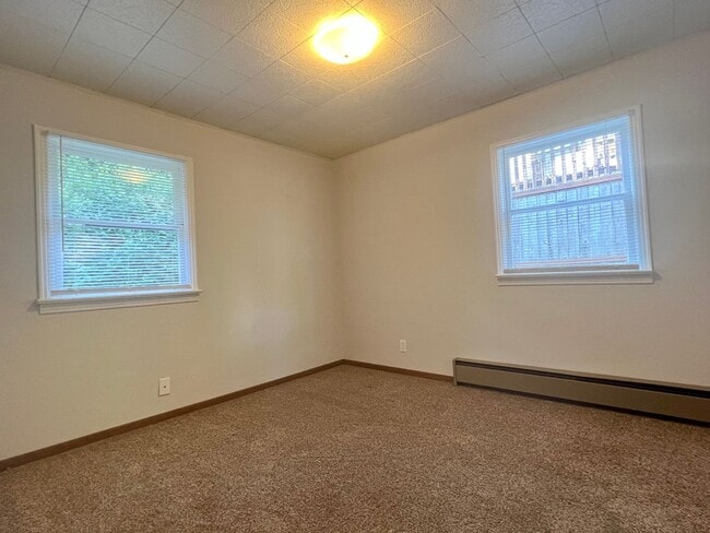Building Photo - Charming 2-Bedroom Home in Burien