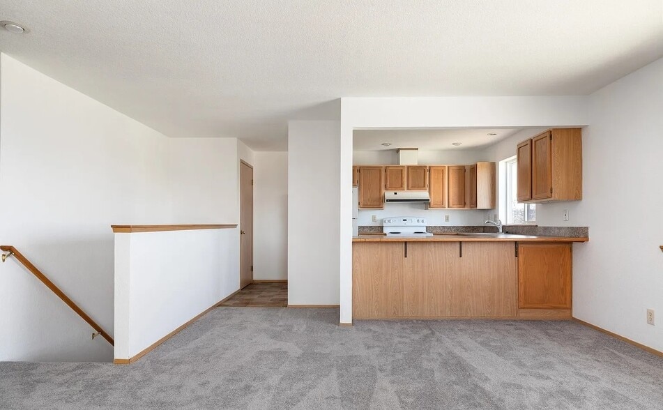 Kitchen - 4010 L Ave