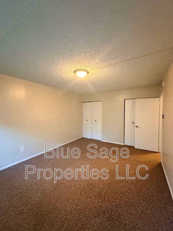 Building Photo - 768 Putnam Blvd