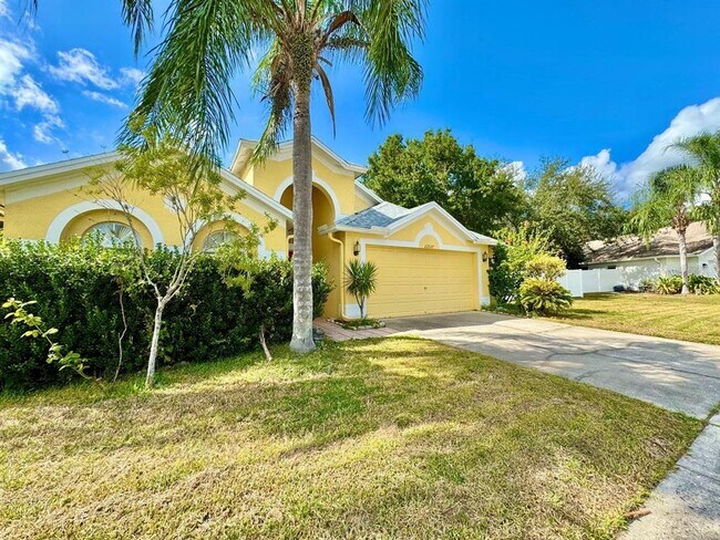 Building Photo - 22537 Roderick Dr