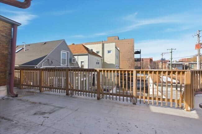 Building Photo - 4004 N Bell Ave