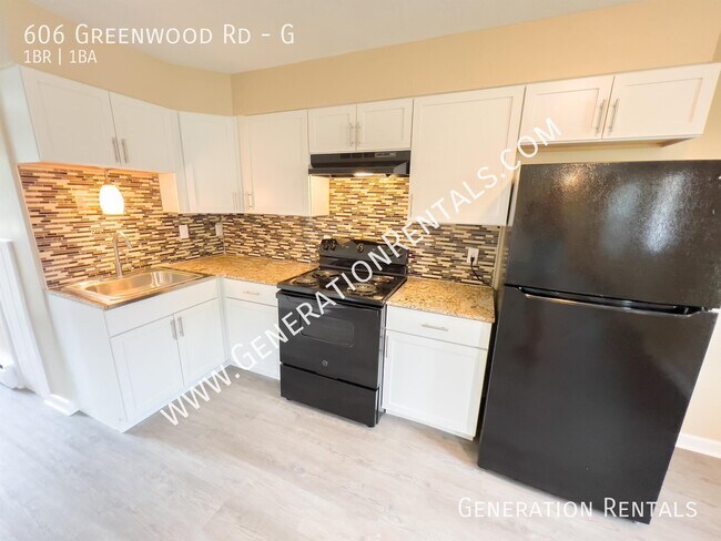 Building Photo - 606 Greenwood Rd