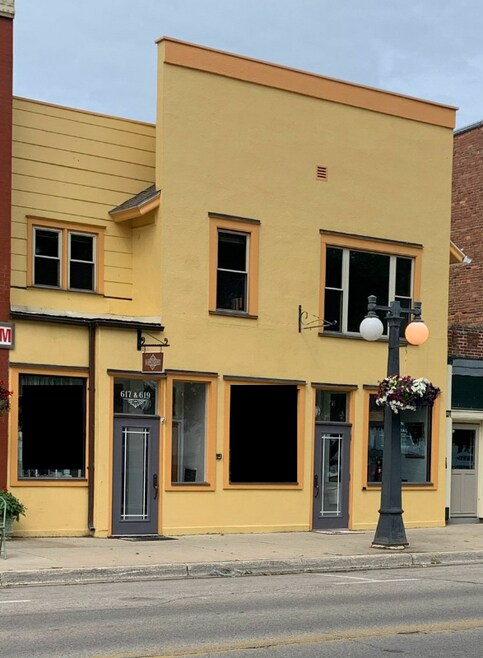 Building Photo - 619 1st St