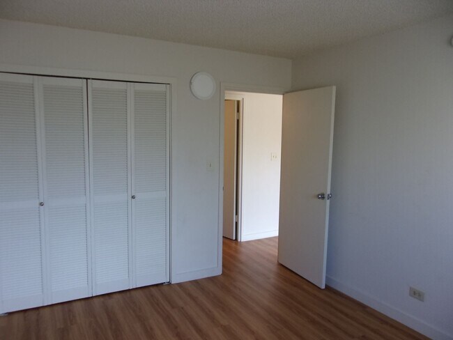 Building Photo - C0386 - ALA WAI TOWNHOUSE