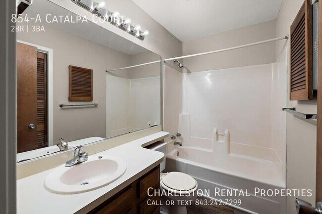 Building Photo - 854-A Catalpa Court-