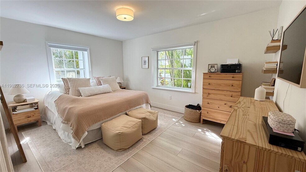 Building Photo - 5785 SW 54th Ter