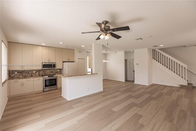 Building Photo - 1326 Majesty Terrace